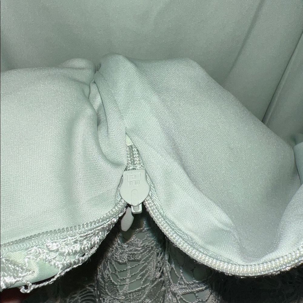 Adrianna Papell Lace V-Neck Sleeveless Dress in Mint Green Size 10 - Picture 6 of 8